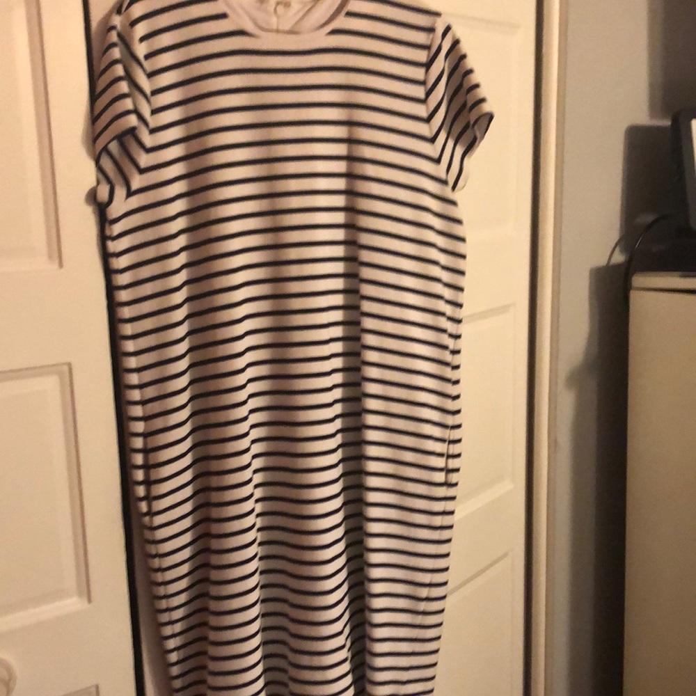 Casual classic Ralph Lauren navy blue and white dress.
